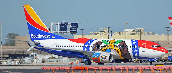 Southwest Boeing 737-7H4 N280WN Missouri One, Phoenix Sky Harbor, October 14, 2017